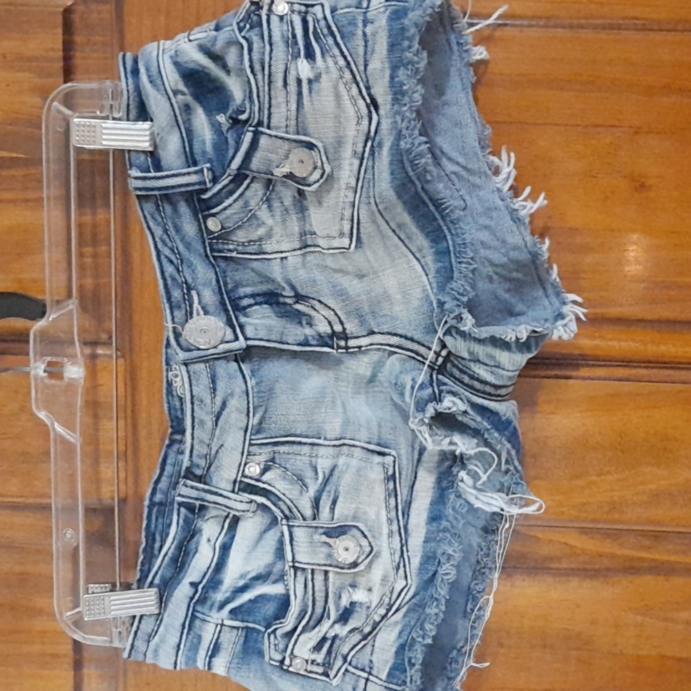 Distressed Cut off Shorts
